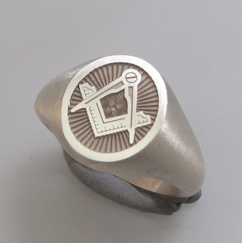 Fancy background masonic signet rings